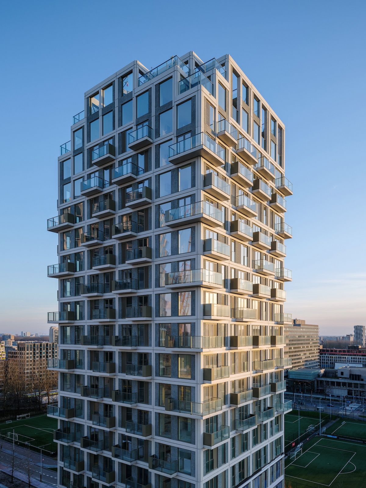 Stepstone 2 Amsterdam Zuidas Ossip van Duivenbode