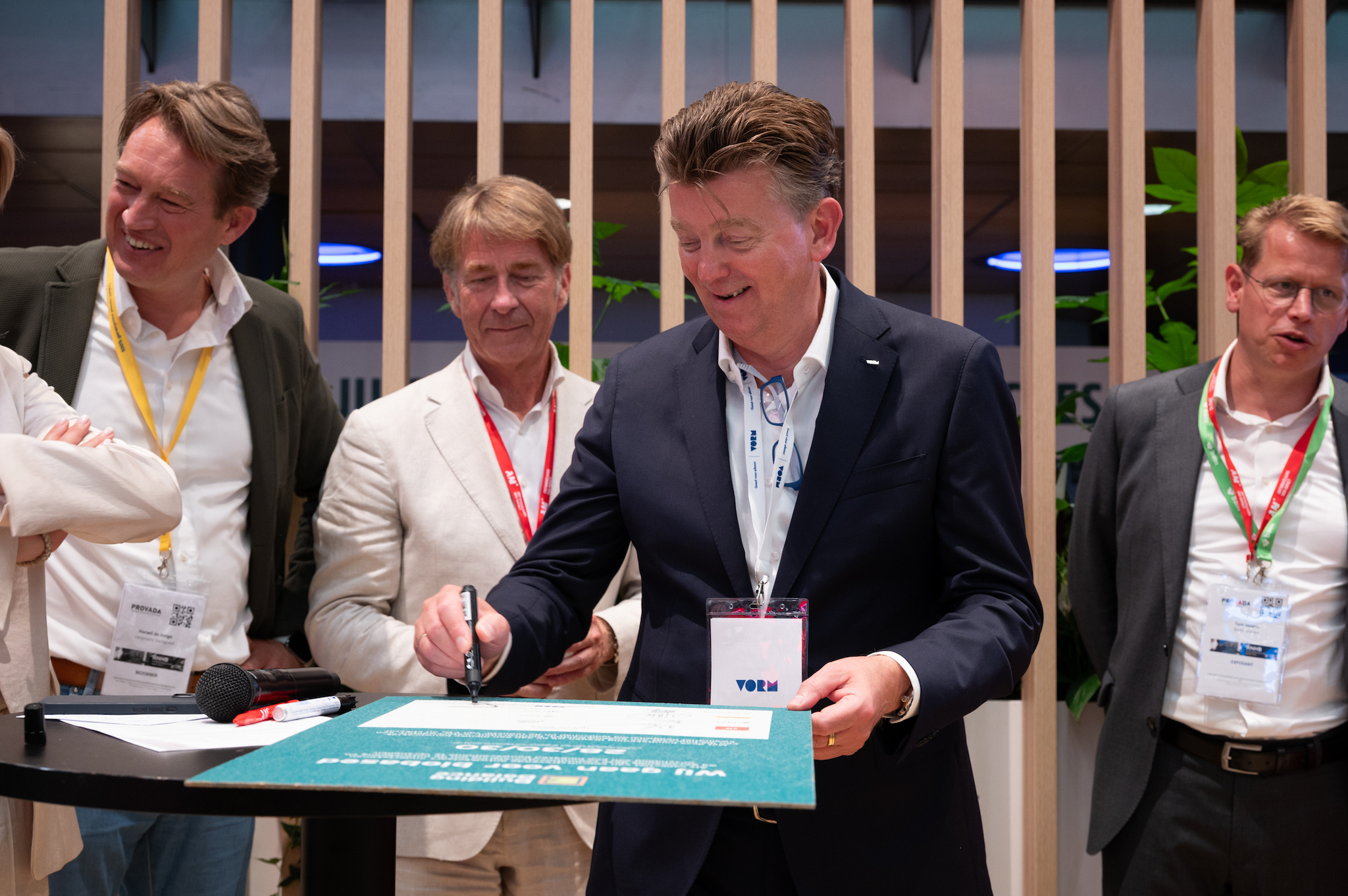 Building Balance | Biobased bouwen | PROVADA 2025 | ondertekening