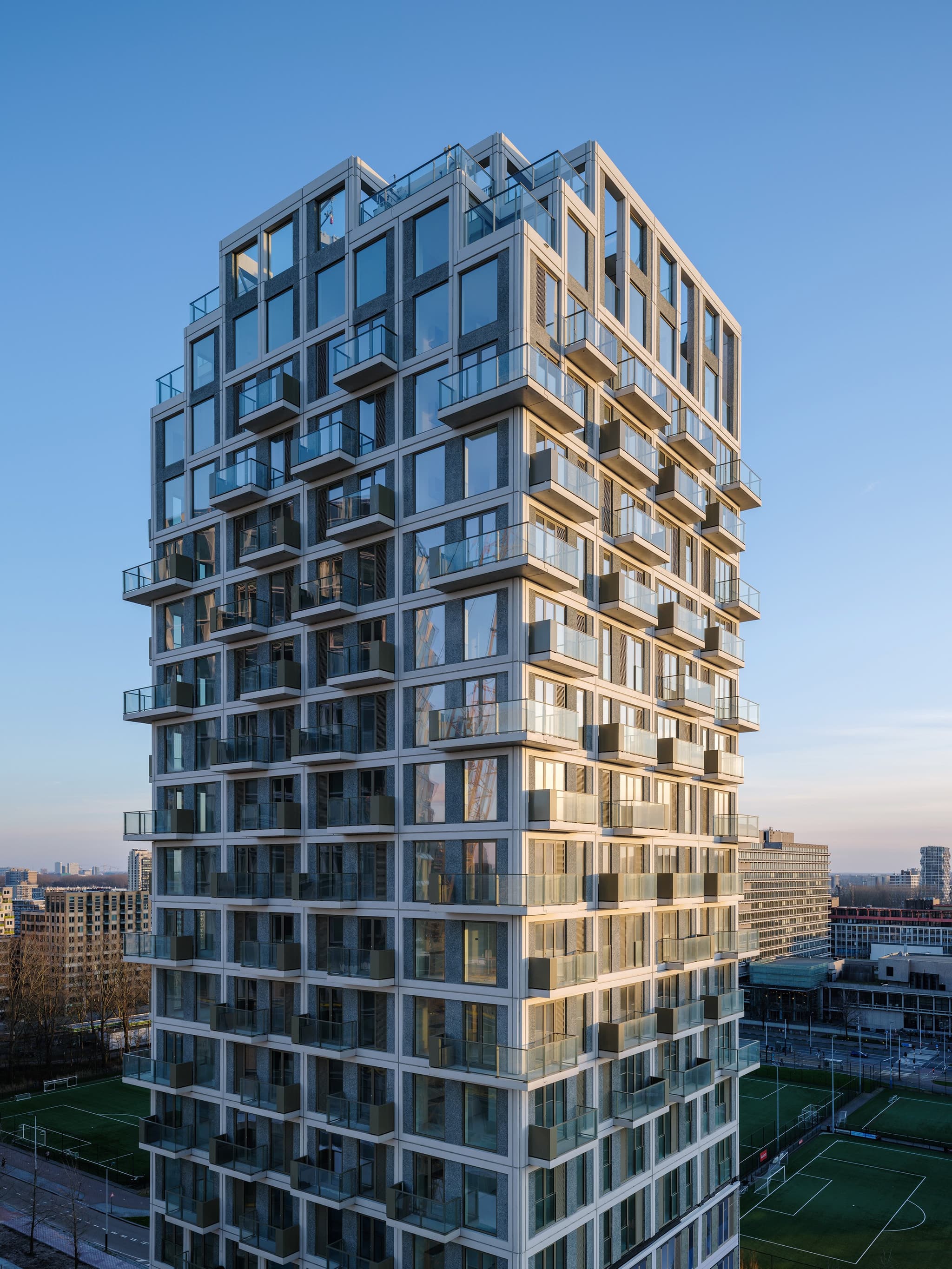 Stepstone 2 Amsterdam Zuidas Ossip van Duivenbode