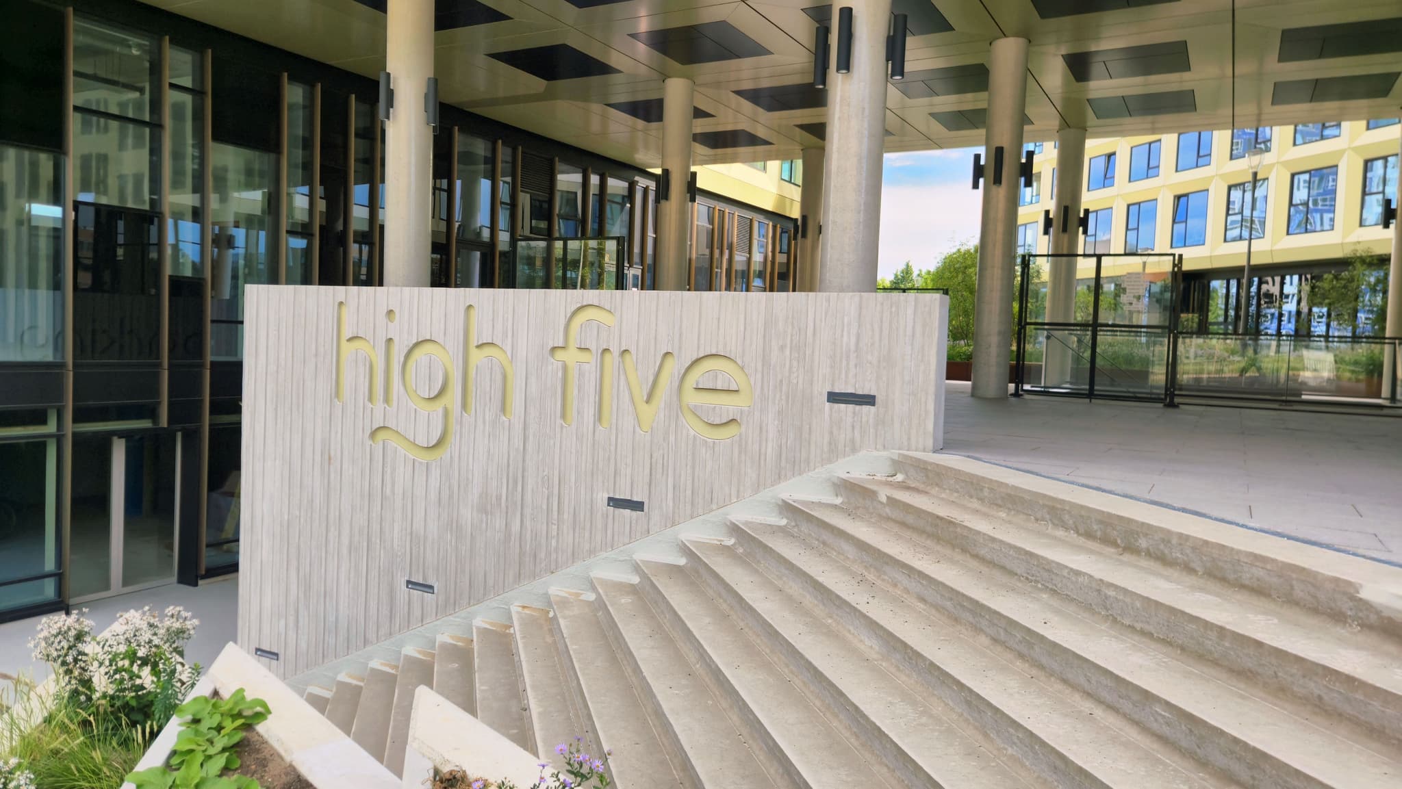 Oplevering High Five